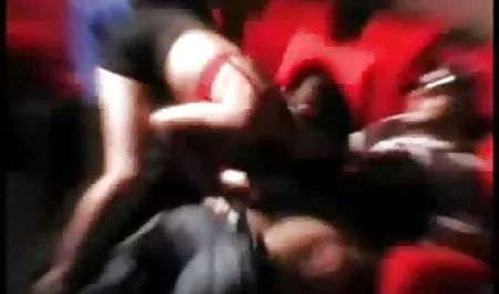 Дислексический bimbo manhandled