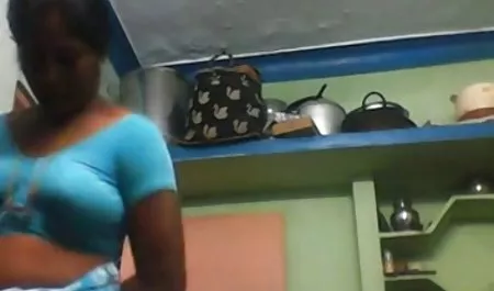 Замечательный Феникс Мари в тренажерном зале, трахается