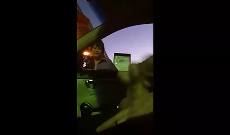 Брюнетка Абигейл Мак сосательный член
