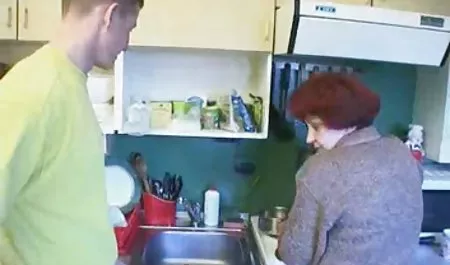 Сексуальный подросток вспахал задолго до того, как взял три cumshots