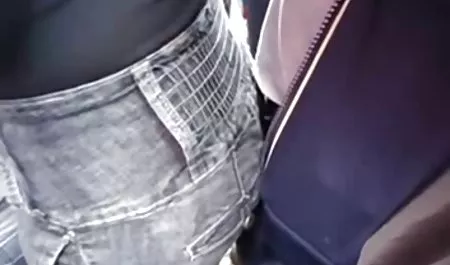 Не могу дождаться, когда сливется по ее заднице