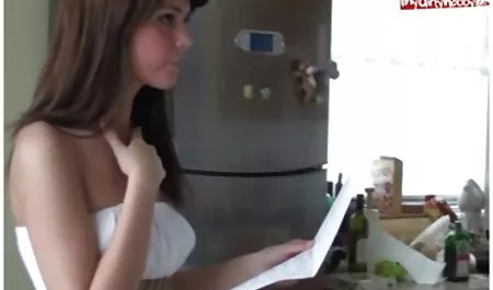 Slutty тренировки призывает к большому члену в конце